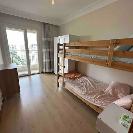 شقة في مجمع راقي ومركزي 104 In An Upscale And Complex *