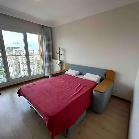 شقة في مجمع راقي ومركزي 104 In An Upscale And Complex *