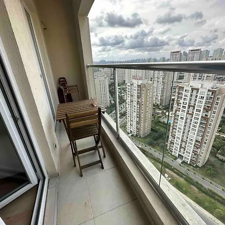شقة في مجمع راقي ومركزي 104 In An Upscale And Complex Διαμέρισμα Κωνσταντινούπολη